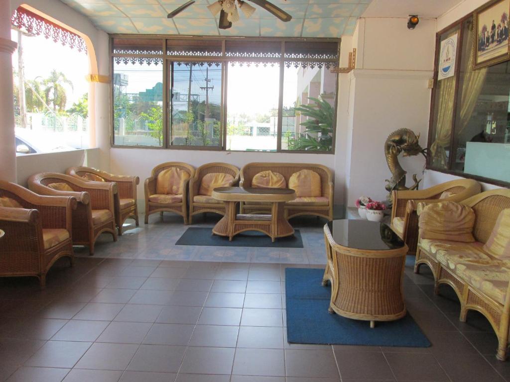Royal Jommanee Hotel Nongkhai Нонгкхай Экстерьер фото